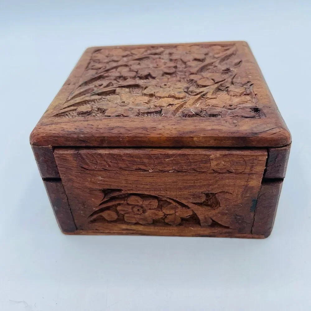 Vintage Decorative Carved Hinged Wooden Trinket Jewelry Snuff Box w/ Flowers
